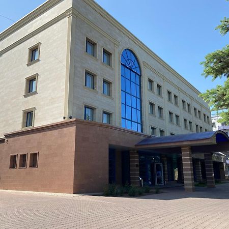 Nurtau Hotell Pavlodar Exteriör bild